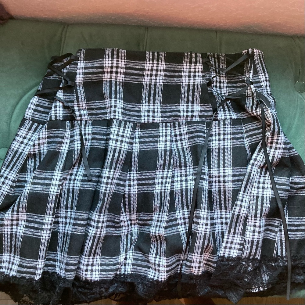 ADORABLE black plaid skirt wit frills and ribbon